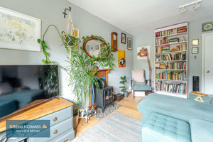 Annexe - Sitting Room- click for photo gallery